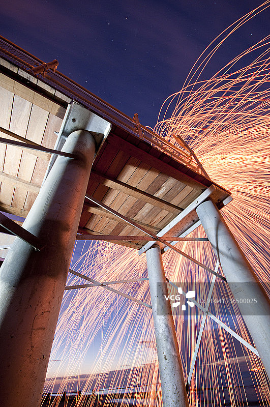 旋转的钢丝绒图片素材