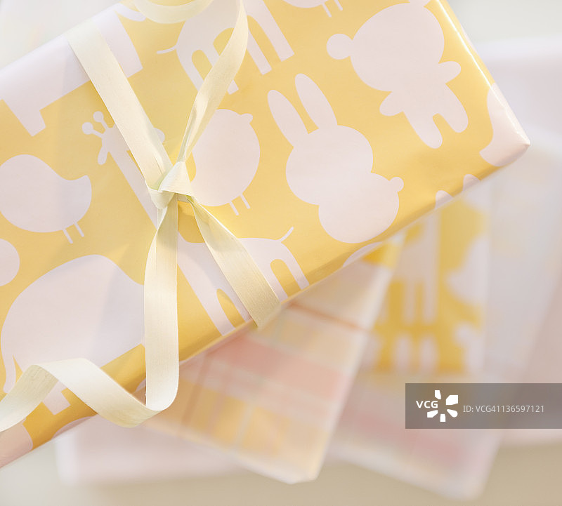 马卡龙色包装纸礼品盒图片素材