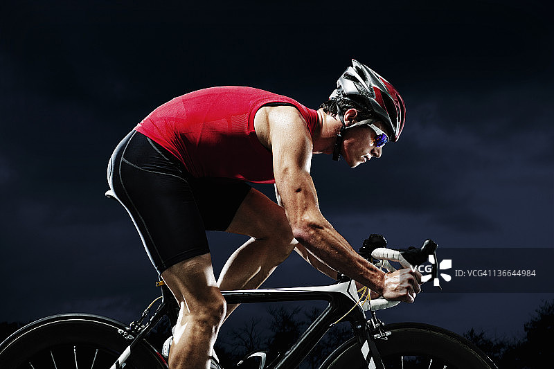 铁人三项自行车训练图片素材