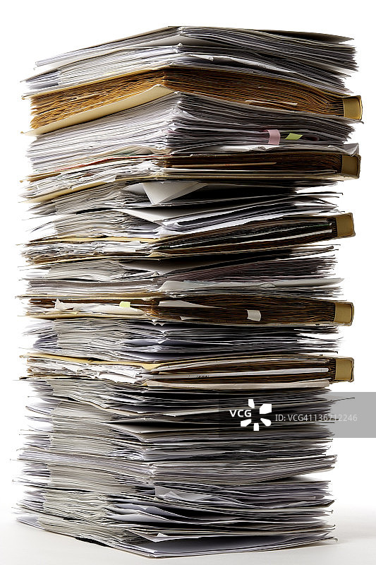 白色背景上的堆叠文档特写镜头图片素材