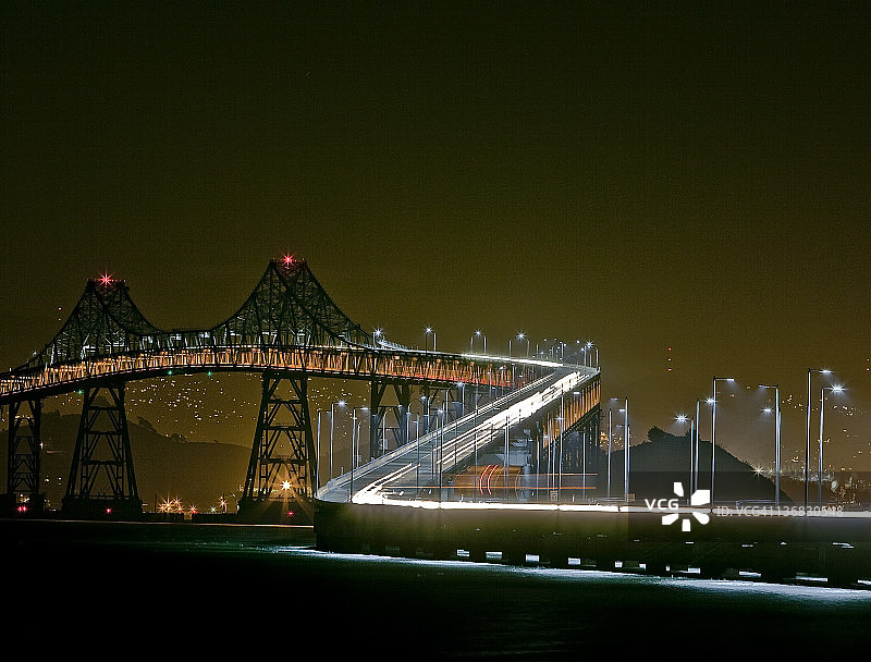 从圣昆廷看里士满大桥图片素材