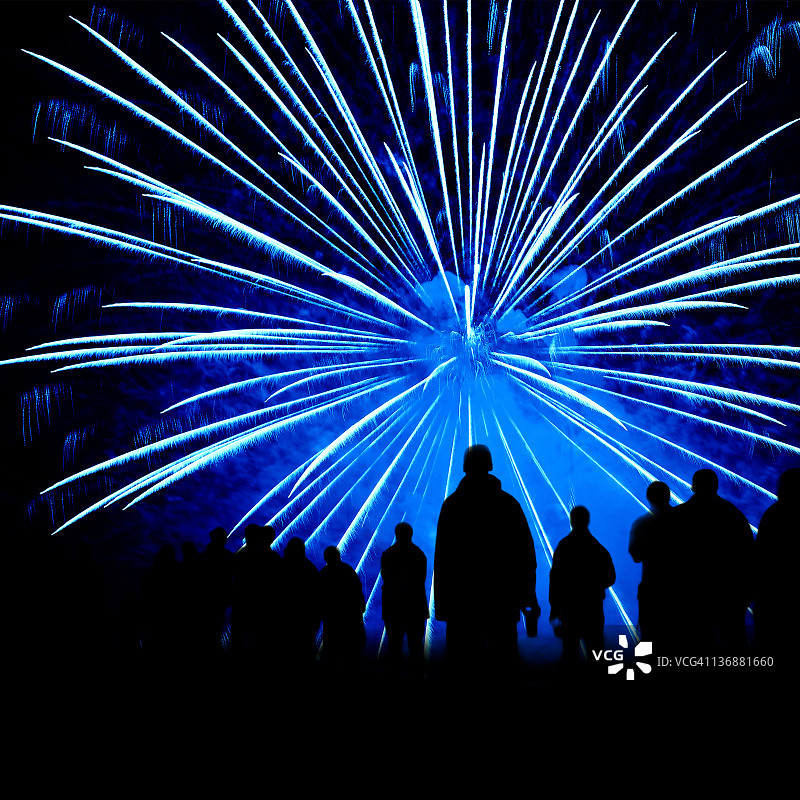 大型烟花表演剪影图片素材