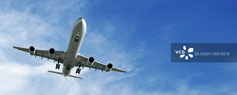 喷气式飞机着陆图片素材