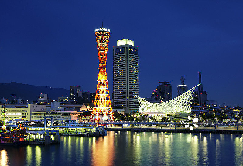 黄昏时的神户港图片素材