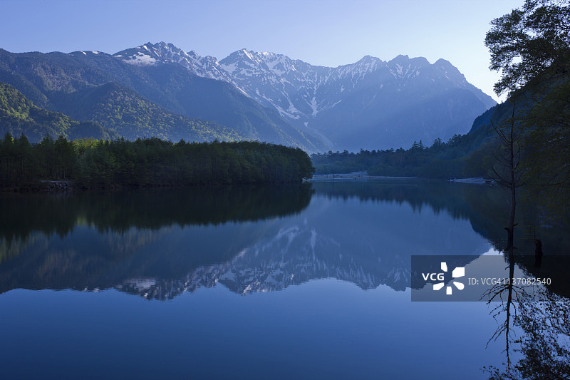日本长野县大正池图片素材