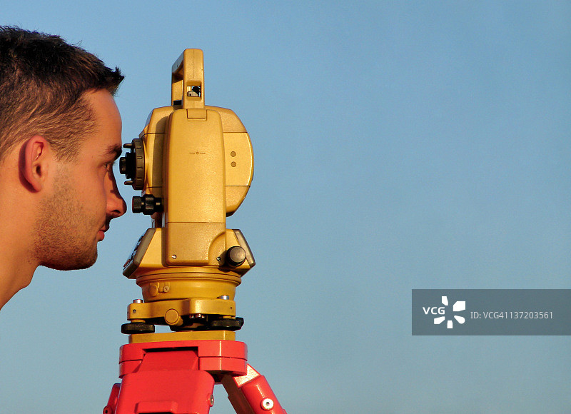 测量员特写图片素材