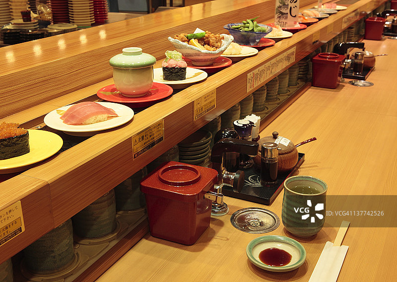 回转寿司传送带图片素材