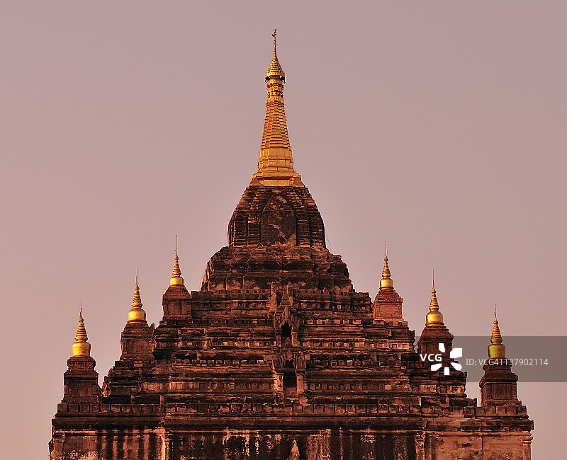 达比纽佛塔图片素材