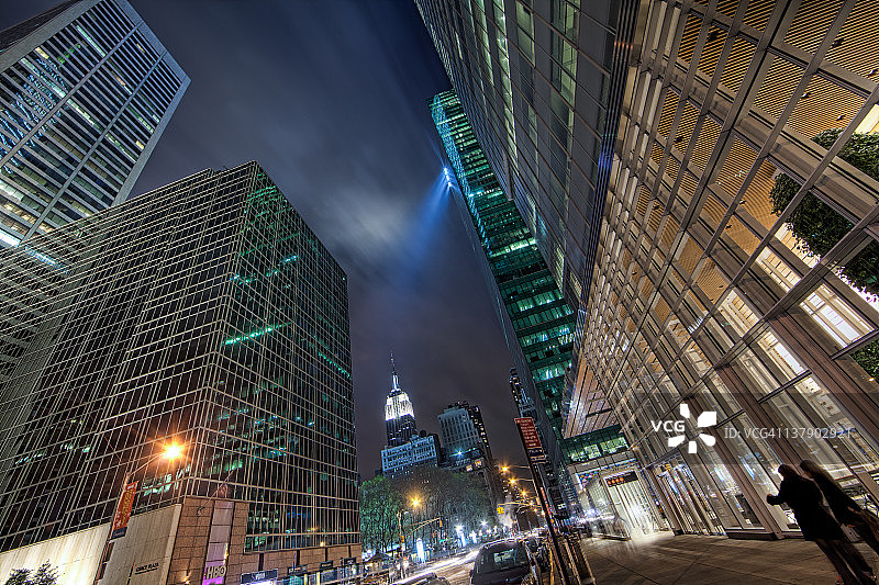 帝国大厦美国银行大厦倒影图片素材