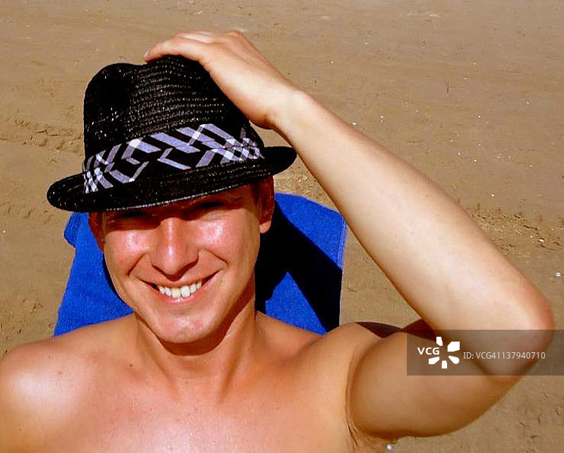 海滩边的肖像照图片素材