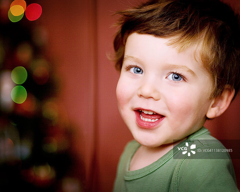 小男孩肖像图片素材