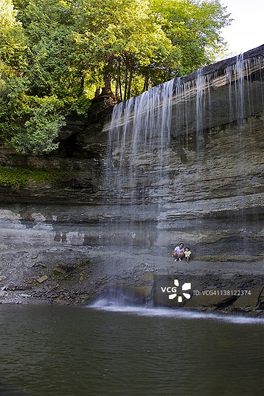 水下降图片素材