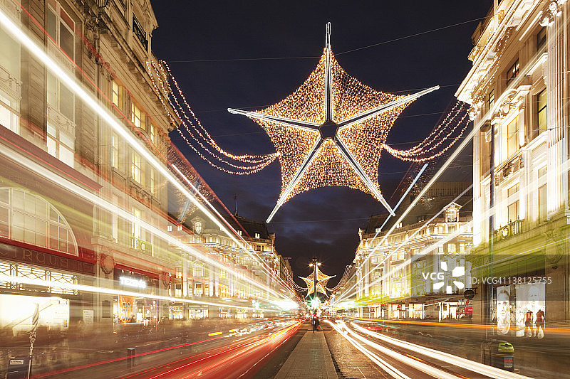 伦敦牛津街的圣诞装饰图片素材