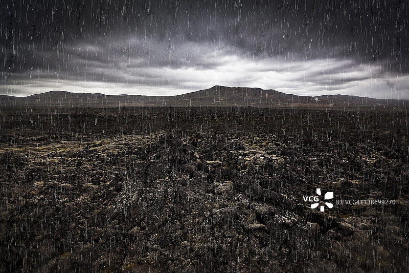 熔岩地热区降雨图片素材