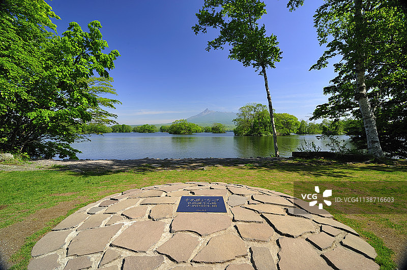 日本北海道七饭町大沼公园千风纪念碑图片素材