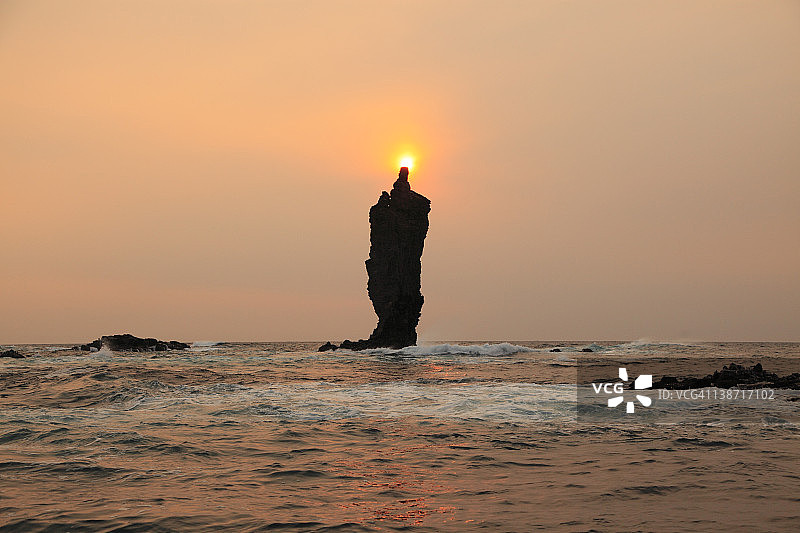 日本岛根县隐岐之岛蜡烛岛图片素材