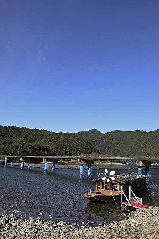 四万十川和今成桥，日本高知县四万十市图片素材