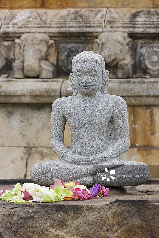 Ruwanweli Dagoba的佛像图片素材