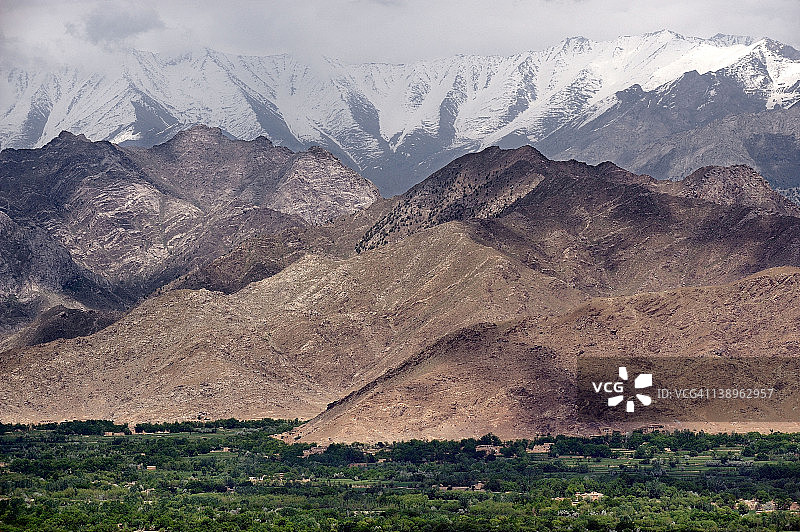 雪山山谷图片素材