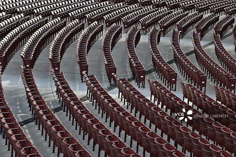 空置的红色椅子图片素材