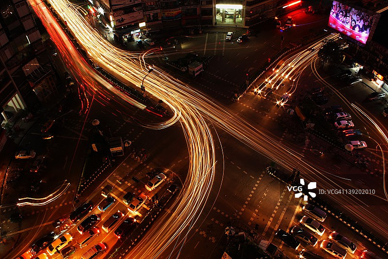 达卡夜间车流光轨图片素材