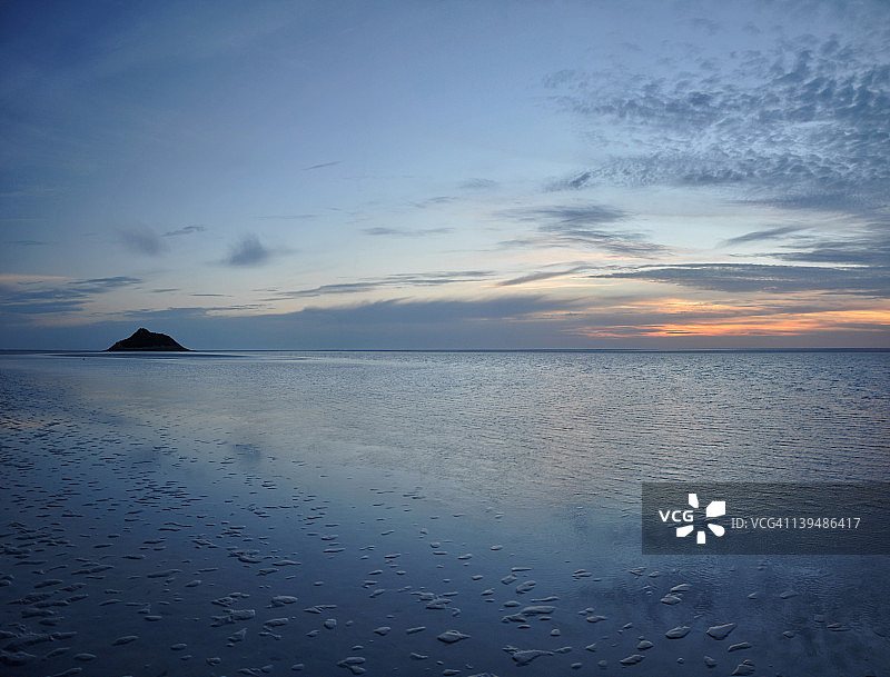 自然光下的圣米歇尔山海湾图片素材