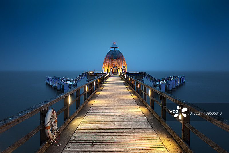 波罗的海宇宙飞船图片素材