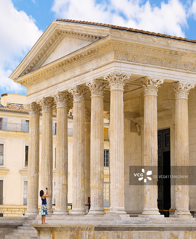 法国普罗旺斯尼姆方形神殿图片素材