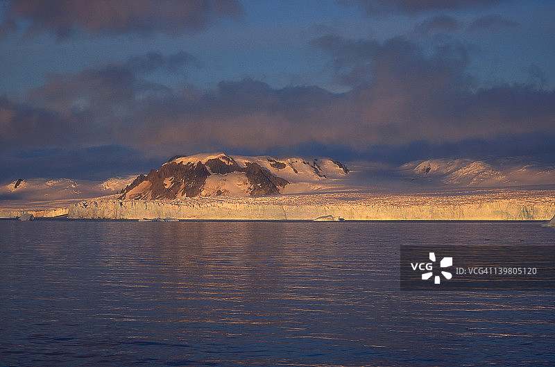 南极洲乔治王岛狮子头岬图片素材