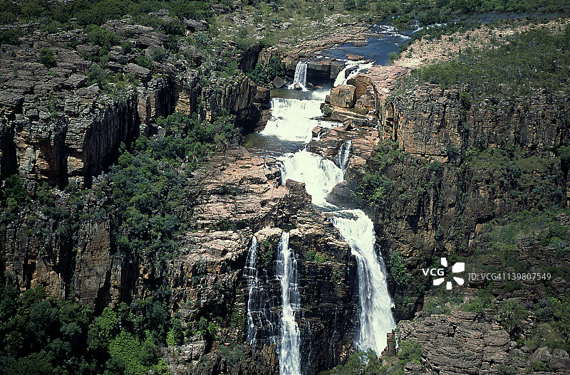 澳大利亚卡卡杜国家公园双子瀑布图片素材