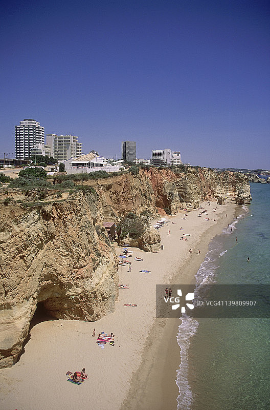 阿尔加维罗查海滩的红色悬崖和海滩图片素材