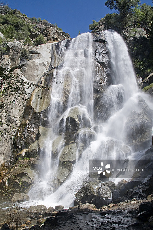 灰熊瀑布。美国加利福尼亚州红杉国家森林图片素材