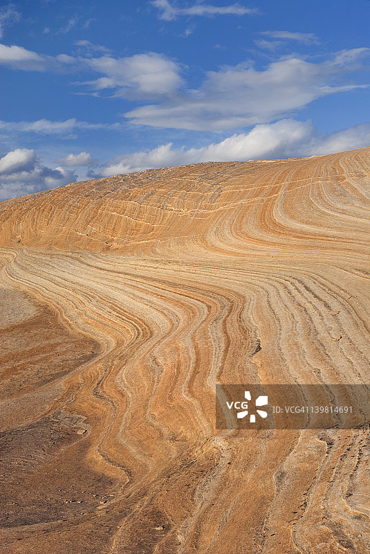 朱红悬崖荒野的砂岩图片素材