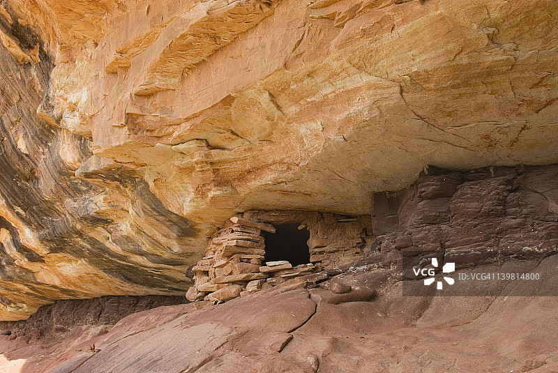 美国犹他州杉树台地大峡谷原始区阿纳萨齐粮仓遗址图片素材