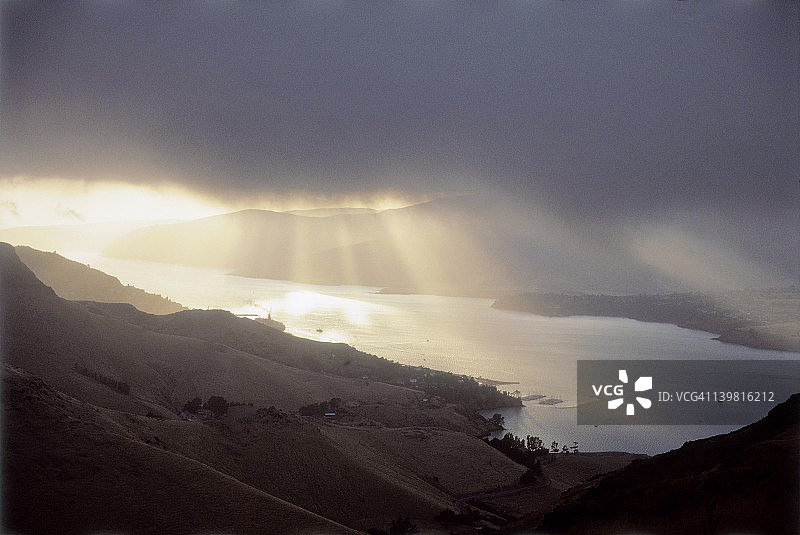新西兰利特尔顿港，傍晚时分图片素材