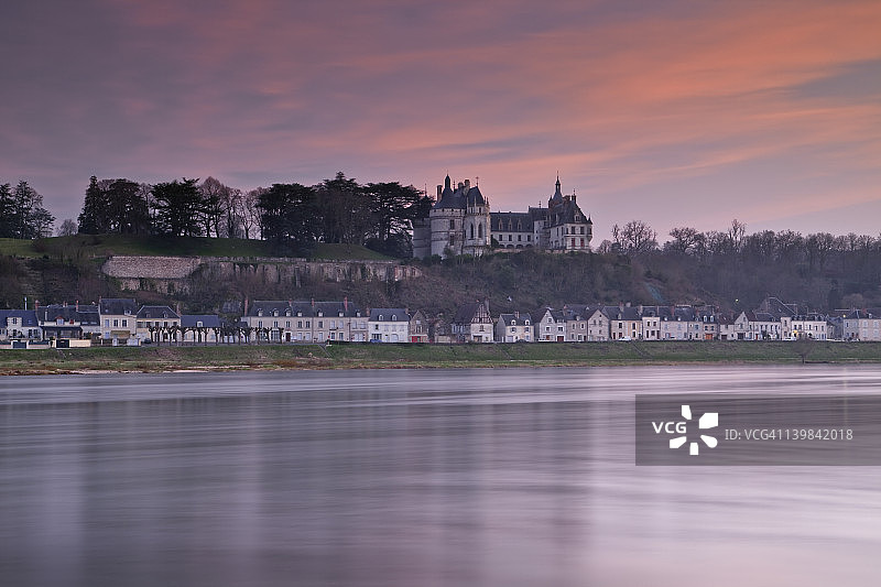 法国肖蒙城堡上空美丽的柔和色彩图片素材