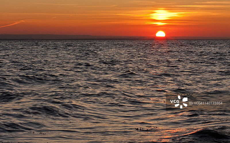 泰晤士河上的日落图片素材