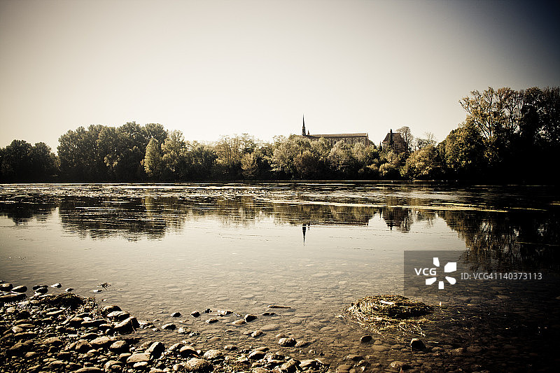 加龙河岸图片素材