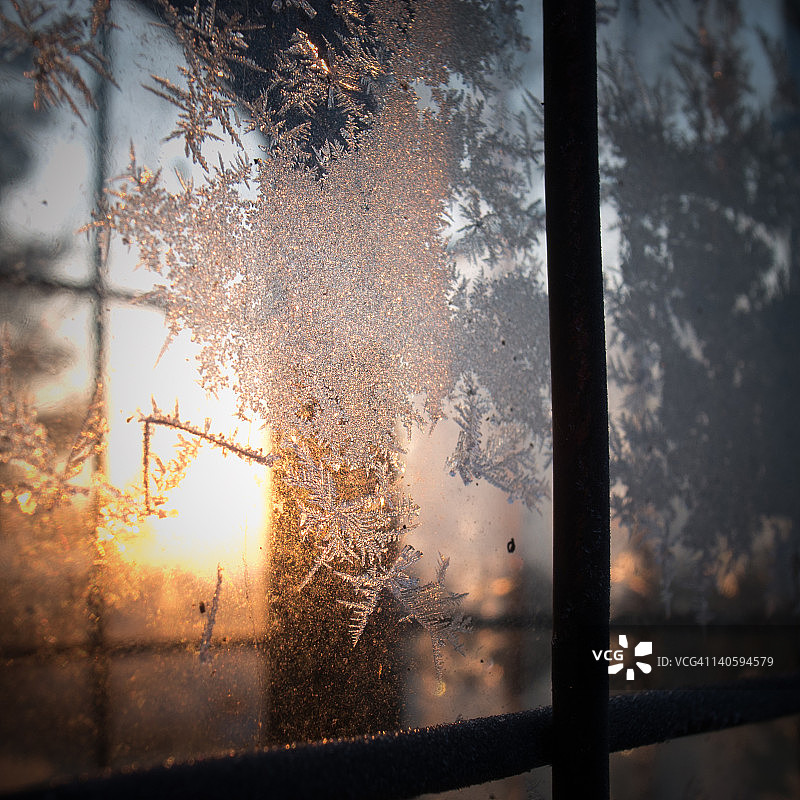 清晨灯笼光线图片素材