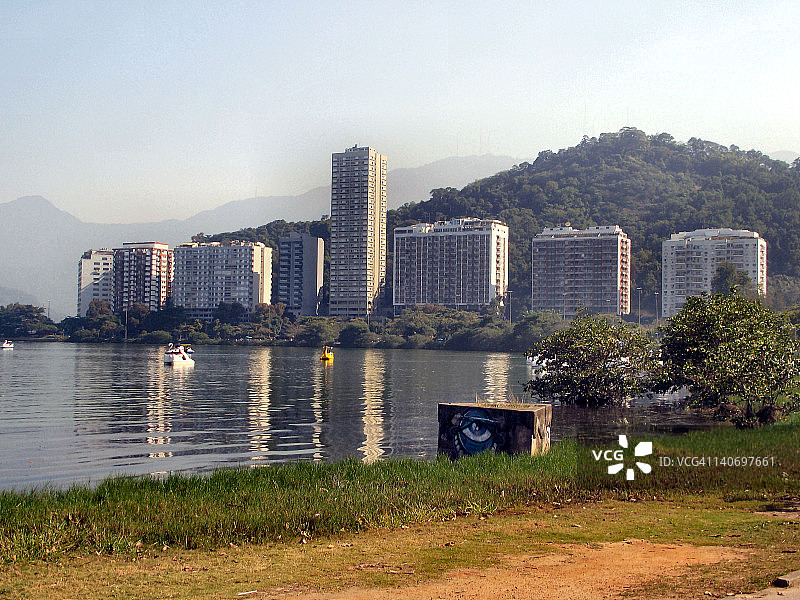 罗德里戈·德·弗雷塔斯湖的倒影图片素材