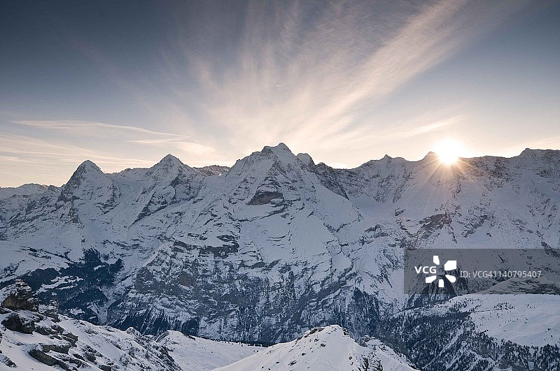 雪朗峰的日出图片素材