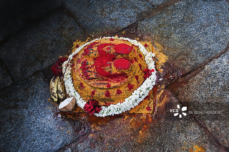 印度安得拉邦Chittoor地区Srivari Padalu神殿中的毗湿奴神足迹图片素材