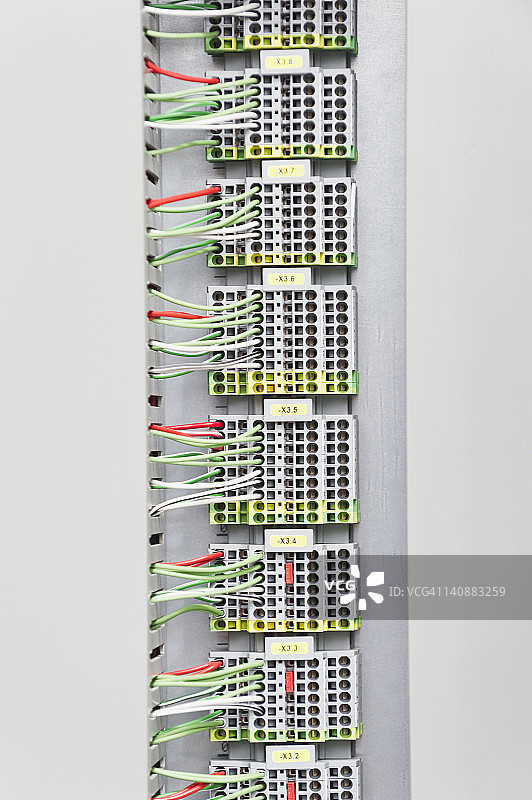 德国慕尼黑带电线的电子线路板图片素材