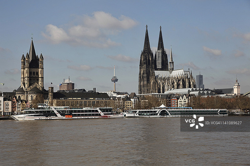 科隆莱茵河，大圣马丁教堂，大教堂图片素材