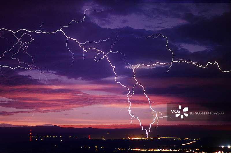 两次闪电图片素材