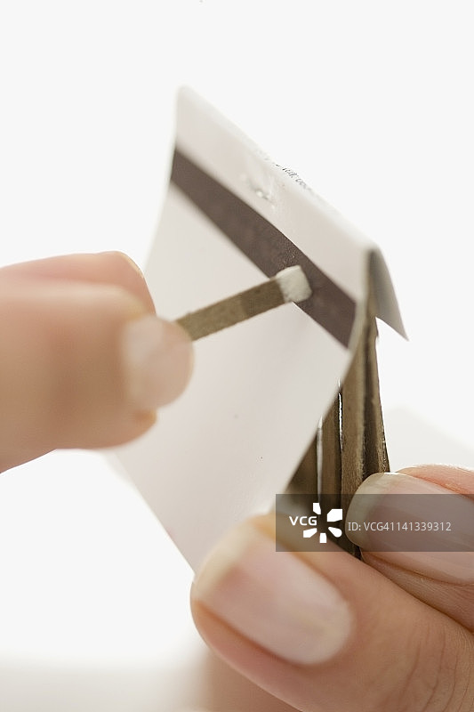 女人划火柴特写图片素材