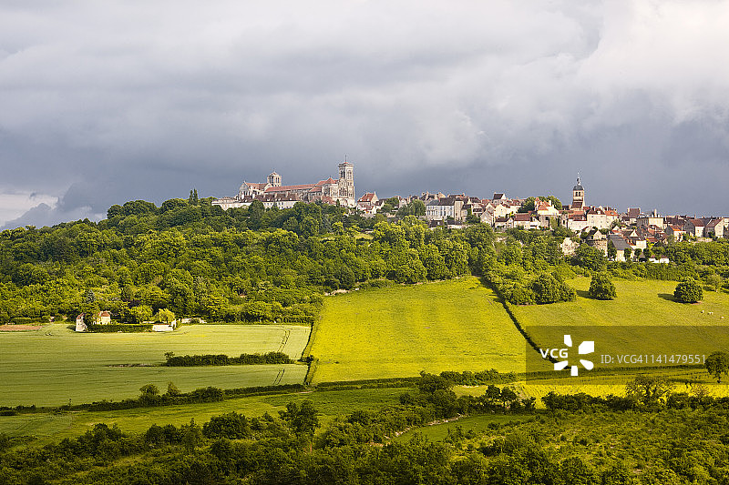勃艮第韦泽莱古镇图片素材