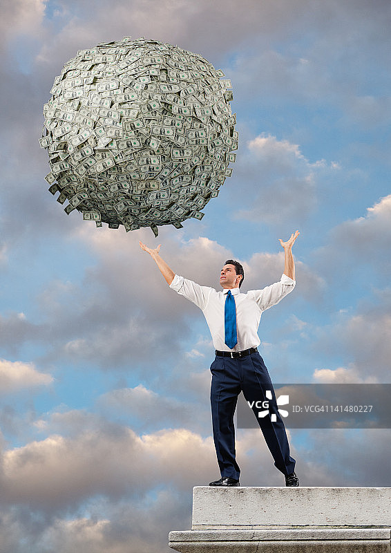 伸手去拿大钱球图片素材