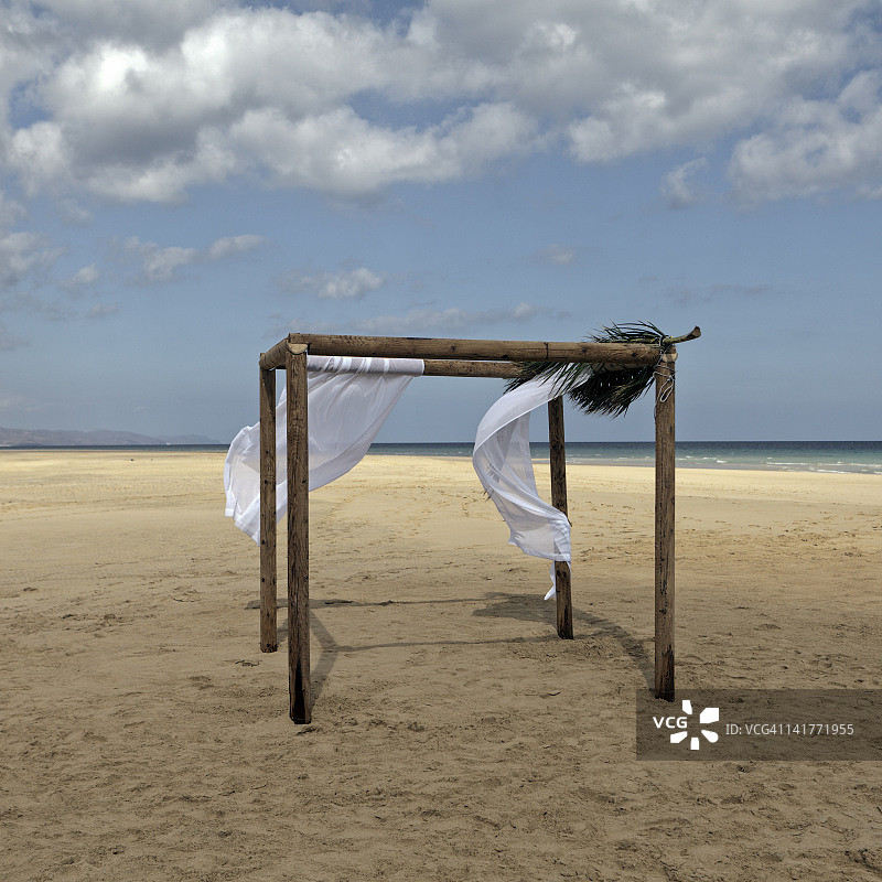 空旷的海滩与海风图片素材