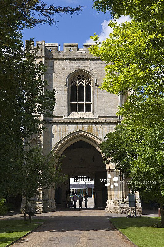 英格兰萨福克郡伯里圣埃德蒙兹修道院门图片素材